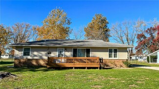 3123 Lakeland Rd, Decatur, IL 62521