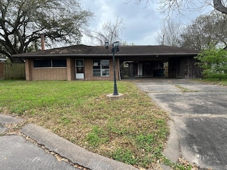 1806 Meadowview Dr, Alvin, TX 77511