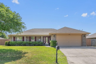 1863 Bay Pine Cir, Gulf Breeze, FL 32563