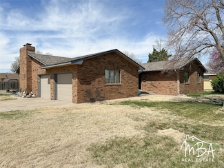 801 J C St, Garden City, KS 67846