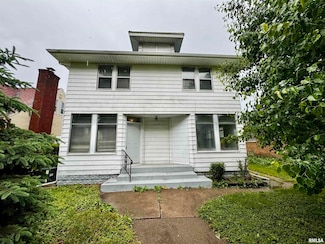 2107 N Marquette St, Davenport, IA 52804