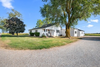 10086 E 1500th Rd, Martinsville, IL 62442