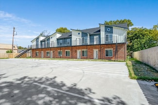 515 S 1st St Unit 8, Sherman, TX 75090