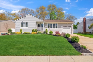 35 Ontario Ave, Massapequa, NY 11758