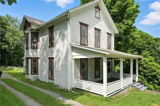 339 E Market St, Mercer, PA 16137