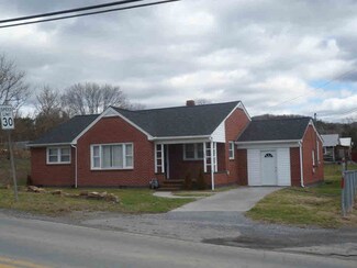 94 Water St, Petersburg, WV 26847