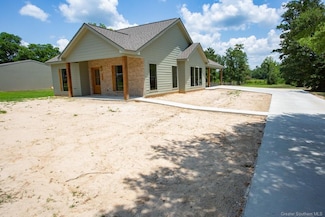 206 Self St, Dequincy, LA 70633