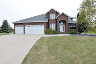 3516 Westmoor Cir, Moorhead, MN 56560