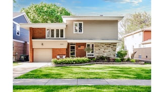 3250 W 97th St, Evergreen Park, IL 60805