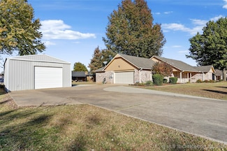 21423 E 37th Place S, Broken Arrow, OK 74014