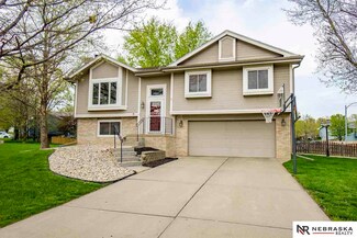 1602 Savannah Dr, Papillion, NE 68133