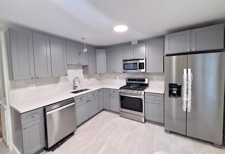 19 Curve St Unit 1, Dedham, MA 02026