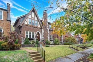 6211 Murdoch Ave, Saint Louis, MO 63109