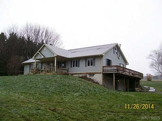 10635 Crump Rd, Holland, NY 14080
