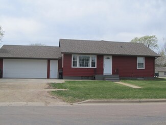 500 Iowa Ave, Platte, SD 57369