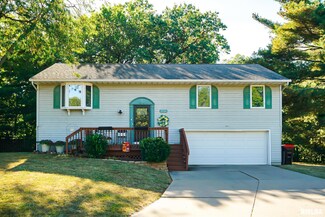 2334 W Winnebago Dr, Peoria, IL 61614