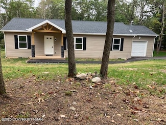 39 Berryman Ln, Albrightsville, PA 18210