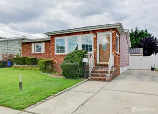 65 Hermann St, Carteret, NJ 07008