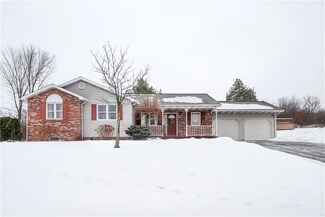 310 Pleasant View Dr, Kittanning, PA 16201