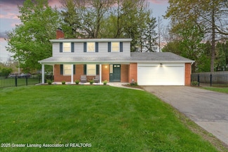 1424 Cedarhill Dr, East Lansing, MI 48823