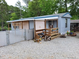 145 Fox Dr, Bracey, VA 23919
