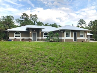 720 1st St NW, Naples, FL 34120