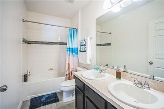 673 Ogelthorpe Dr, Davenport, FL 33897