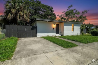 1108 W 33rd St, Riviera Beach, FL 33404