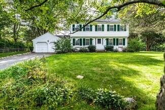 28 Brewster Rd, Hingham, MA 02043