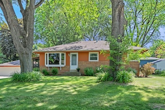 7820 N 46th St, Milwaukee, WI 53223