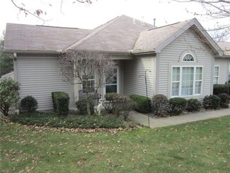 3538 Hunters Woods Blvd, New Castle, PA 16105
