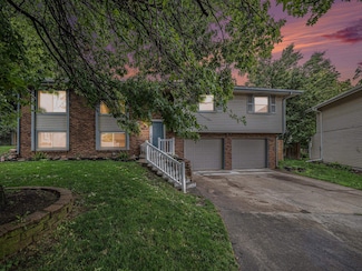 8814 Drexel Cir, Omaha, NE 68127