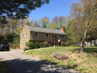 18 Pearson St, Litchfield, NH 03052