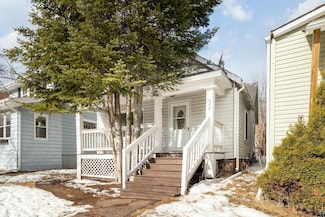 909 E 8th St, Duluth, MN 55805