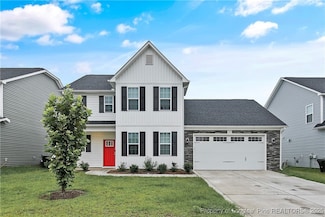 1664 Seattle Slew Ln, Hope Mills, NC 28348