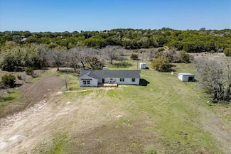 451 Burt Ln, Gatesville, TX 76528