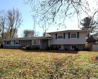 3522 E Grandview Dr, Bloomington, IN 47408