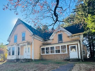 95 Peck St, Franklin, MA 02038