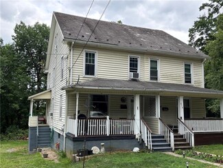 812 W Babbitt Ave, Pen Argyl, PA 18072