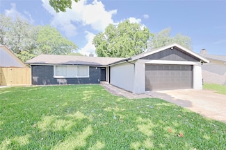 9910 Kent Towne Ln, Sugar Land, TX 77498