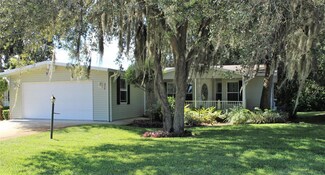 470 Sioux Blvd, Oak Hill, FL 32759