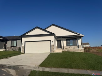 4324 Woodside Village Dr, Lincoln, NE 68528