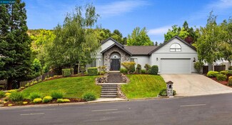 25 Brandt Dr, Moraga, CA 94556