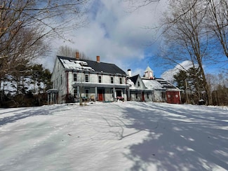 68 Doe Ln, Newbury, VT 05051