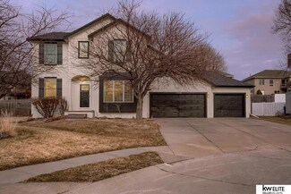 17002 Cottonwood Cir, Omaha, NE 68136