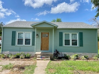 604 E Warren Ave, Kingsville, TX 78363