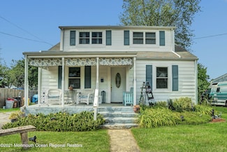 607 Willow St, Lakehurst, NJ 08733