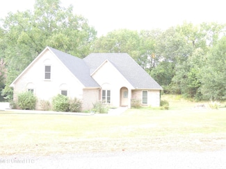 2780 N Crockett Rd, Senatobia, MS 38668