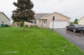 10202 Sharon Ln, Hebron, IL 60034