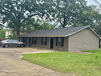 35 Snyder St, West Point, MS 39773